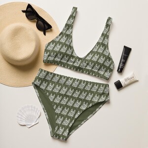 Bikini a vita alta astratto e vibrante: costumi da bagno estivi sostenibili, nati dall&#39;oceano, realizzati per te