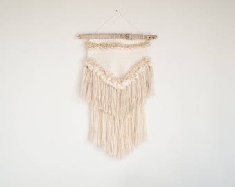 Woven Wall Hanging//Weaving//Frame loom Weaving//Gifts for Her