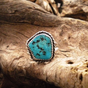 Size 13.25 Kingman Turquoise Blue Nugget Sterling Silver Ring with Heavy Double Shank Band Signed Piece