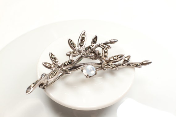 Beautiful solid silver brooch decorated with moon… - image 1