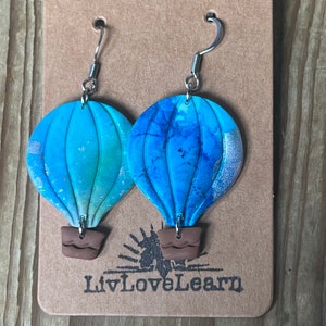 hot air balloon earrings, hot air balloon clay earrings, blue hot air balloon earrings