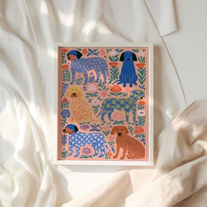 Puede incluir: Una l&aacute;mina art&iacute;stica rectangular enmarcada que muestra seis perros en varias posturas sobre un fondo rosa salm&oacute;n. Los perros est&aacute;n decorados con patrones florales y geom&eacute;tricos azules, amarillos y marrones, rodeados de peque&ntilde;as flores rojas, blancas y azules.