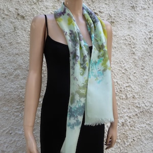Hand bemalt floral Seide Schal, abstrakte Seide Schal, Aquarell Blumen Schal, Kunst Seide, Schal Seide Geschenk für Mama, Seide Foulard Geschenk