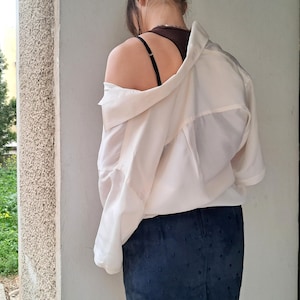 Short Sleeve Loose Fit Shirt, Vintage Silk Blouse, White Minimalist Retro Style for Women and Men&#39;s