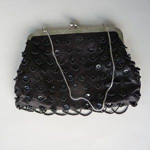 Bolsa formal de casamento, bolsa de noite preta com contas, bolsa de mão com contas, bolsa com estrutura de metal, bolsa de noite feminina com contas