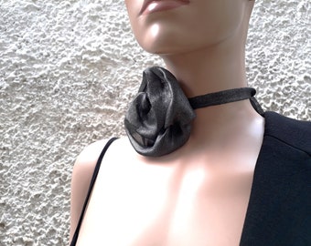 Handgemachte Seidenblume Choker Halskette, Silber Rose, Boho Stoff