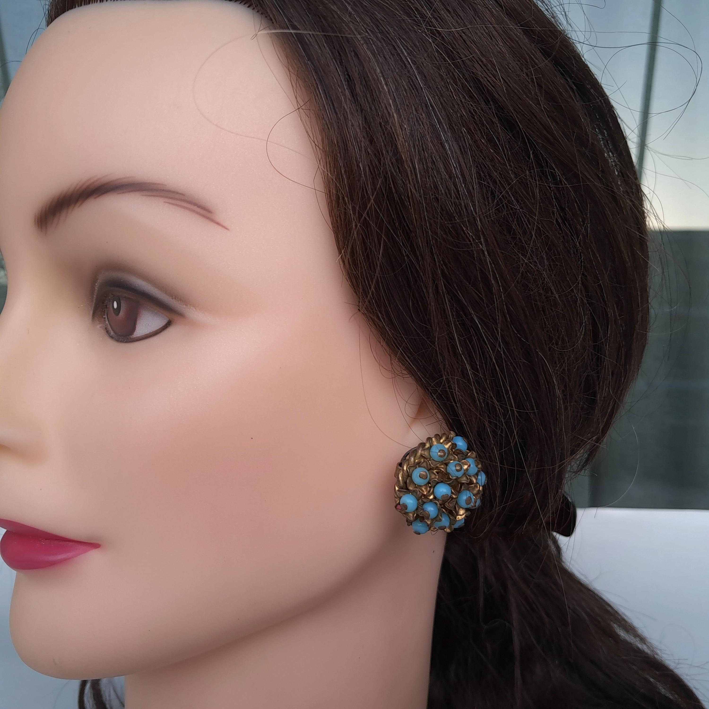 Boucles D'oreilles Clips Vintage Dorées Avec Perle Bleue - Très Bon état - Fantaisie