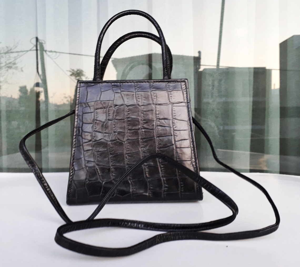 Women black small leather bag, Top handle bag vintage, Shoulder croc bag, Gift for wife genuine leather handbag, foto 1 di 5