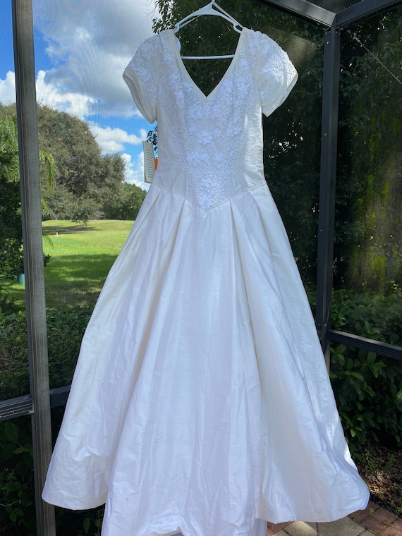 Exquisite silk wedding dress