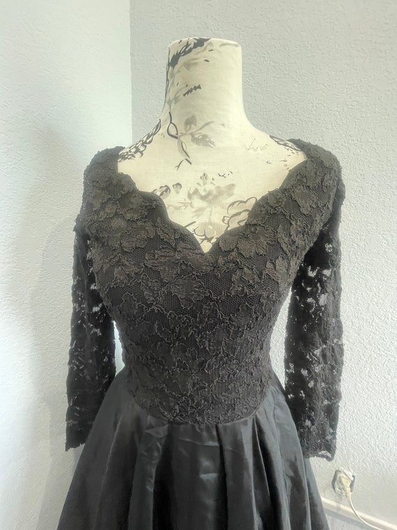 Black lace vintage dress - image 3