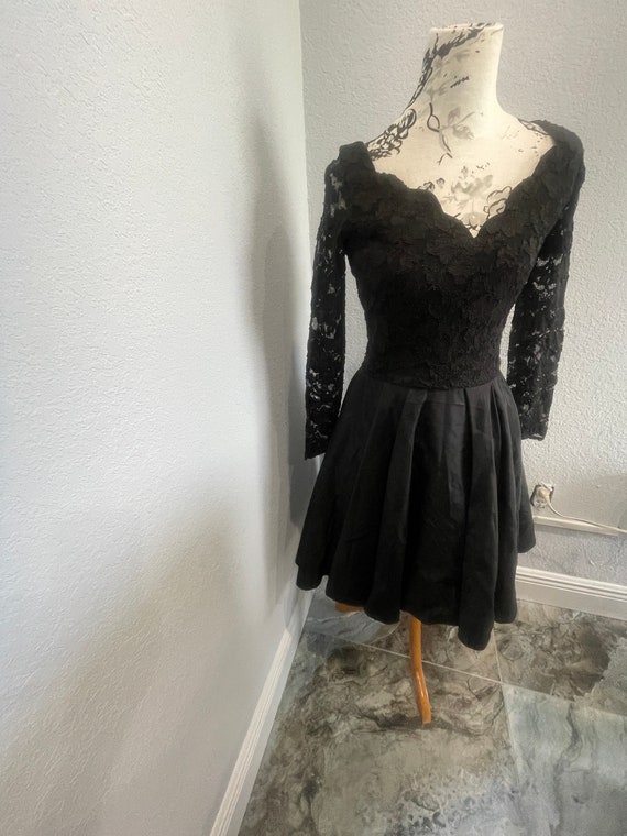 Black lace vintage dress - image 4