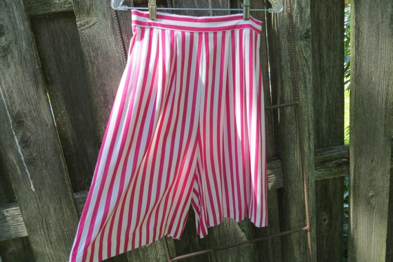 80s Shorts * Classy Cool Pink and White Vertical … - image 1