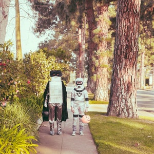 robot friend - Halloween