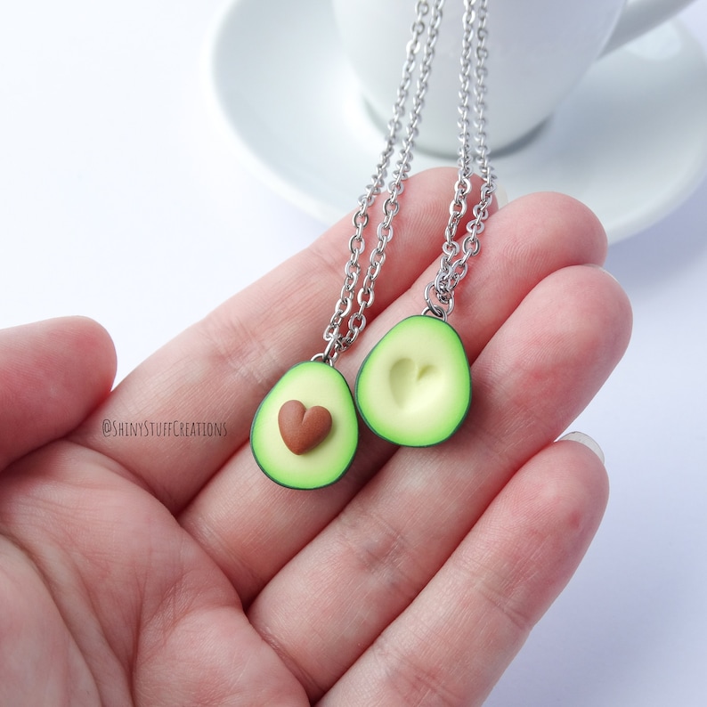 Heart avocado friendship necklace set of 2, funny bff best friend couples gift, Valentine's gift, matching necklaces for two avocado lovers 