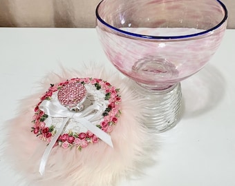 Handmade Retro Powder Puff in Crystal Pink Dish – Shabby Chic Vanity Decor