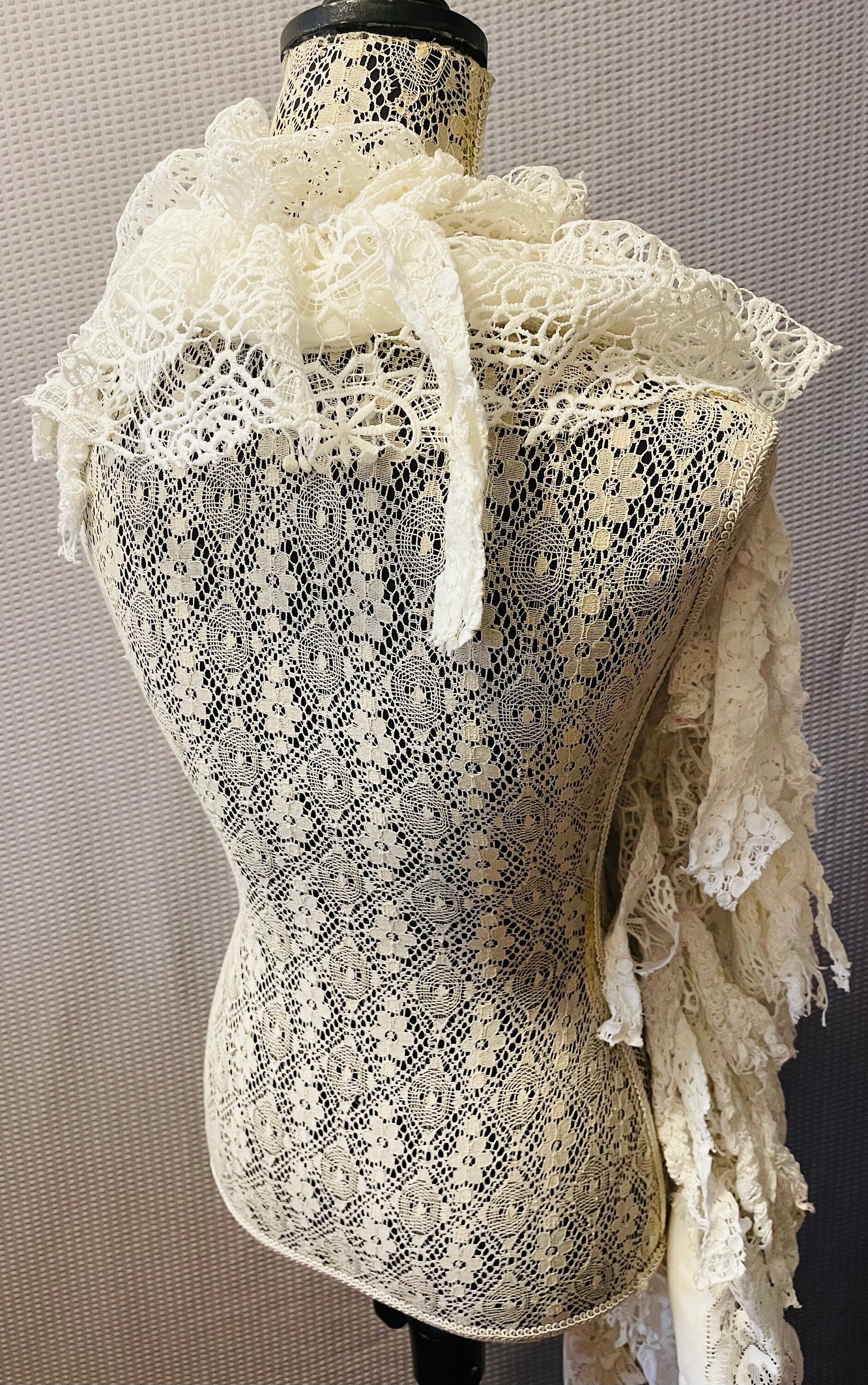 Vintage Lace-up Plush Scarf