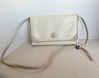 Vintage Liz Claiborne Beige On White Logo 80s Shoulder Bag Preppy Leather PVC