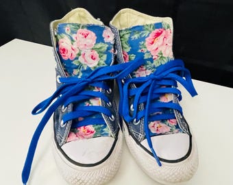 Women’s High Top Converse Fancy Tail Gold Fish Flowers Upcycle Size 5 Blue Laces