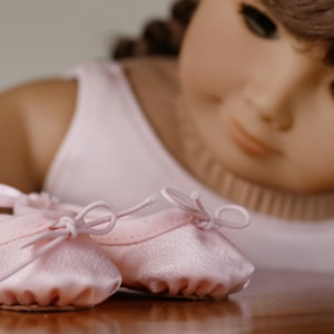 L&P 1075: Ballet Slippers Pattern for 18 inch dolls such as American Girl ultra-realistic dance shoes that are easy to make too image 1