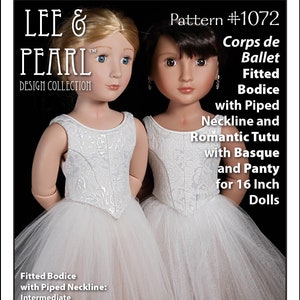 Könnte beinhalten: Ein Nähmuster für ein ballettinspiriertes Outfit für 40 cm Puppen. Das Muster enthält Anweisungen für ein tailliertes Oberteil mit einem paspelierten Ausschnitt und einem romantischen Tutu mit einem Baskenrock und einer Panty. Das Muster ist betitelt "Corps de Ballet Tailliertes Oberteil mit Paspeliertem Ausschnitt und Romantischem Tutu mit Baskenrock und Panty für 40 cm Puppen" und ist mit "Muster #1072" gekennzeichnet.
