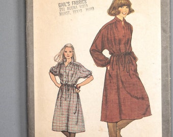 S8675 | sz 10 | Simplicity 8675 Sewing Pattern: 1978 70s Misses Casual Shirt Dress, Shaped Yoke Kimono Sleeves Button Front Drawstring Waist