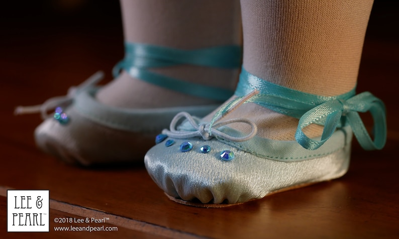 L&P 1075: Ballet Slippers Pattern for 18 inch dolls such as American Girl ultra-realistic dance shoes that are easy to make too image 9