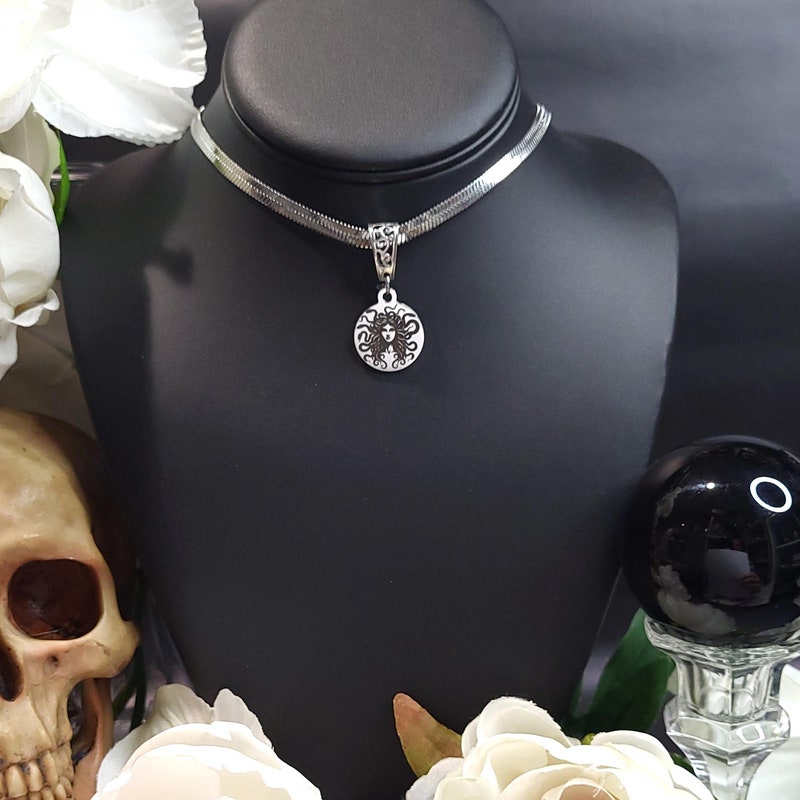 'Medusa' necklace Jewelry