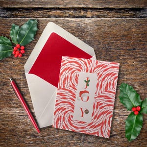 Tarjetas de felicitación navideñas, caja de 8 con sobres forrados, Feliz Navidad, Felices fiestas, gorro de Papá Noel, acebo, tamaño 4,25" x 5,5"