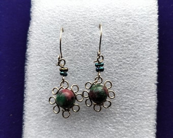 Boucles d'oreilles pendantes rubis zoésite