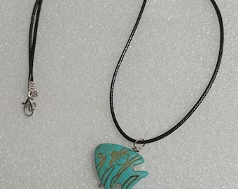 Collier poisson en céramique