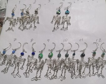 Les boucles d'oreilles têtes de mort