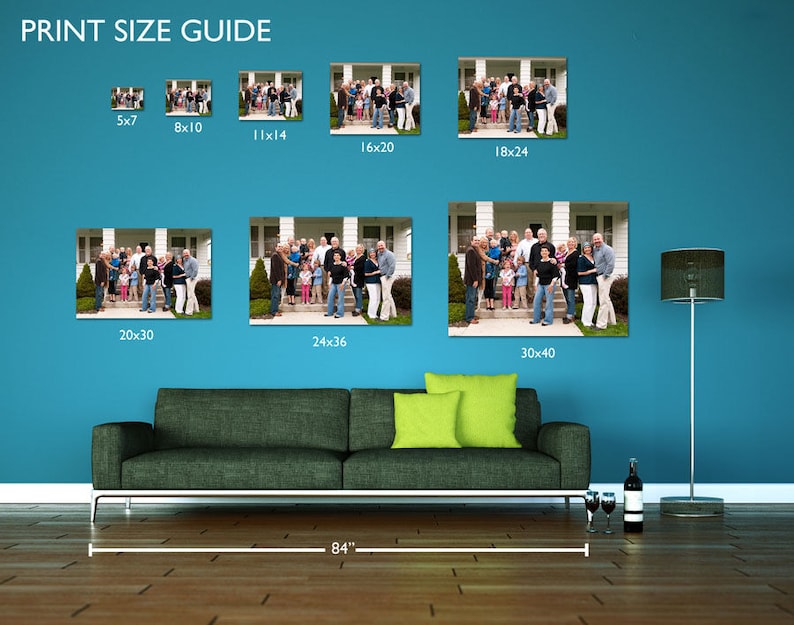 May include: Print size guide for photos, showing different sizes from 5x7 inches to 30x40 inches. The guide shows a family photo in each size, displayed on a blue wall with a couch and a floor lamp.