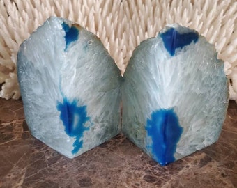 Boekensteunen met geode blauwe agaat: boekensteunen gepolijst kwartskristal