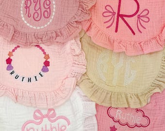 Conjunto de 6 baberos de bebé de muselina con volantes bordados