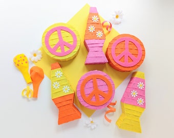 Groovy Daisy Lamp Pinata | 70s Party Decor