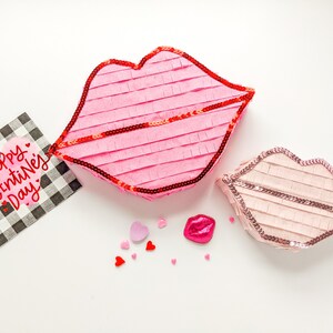 Lips mini pinata (1), Valentine&#39;s Day pinata, Kiss me lips pinata, Valentine gift box, pinata, Valentine gift basket, spa makeup party decor