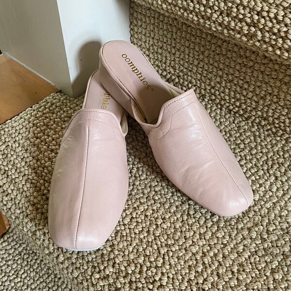 Vintage LAMO Oomphies Granada Pink Leather Slippers House Shoes Boudoir  Sz 9M