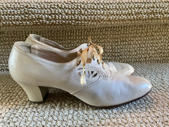 Antique Wedding Shoes White Leather Lace up Louis… - image 6