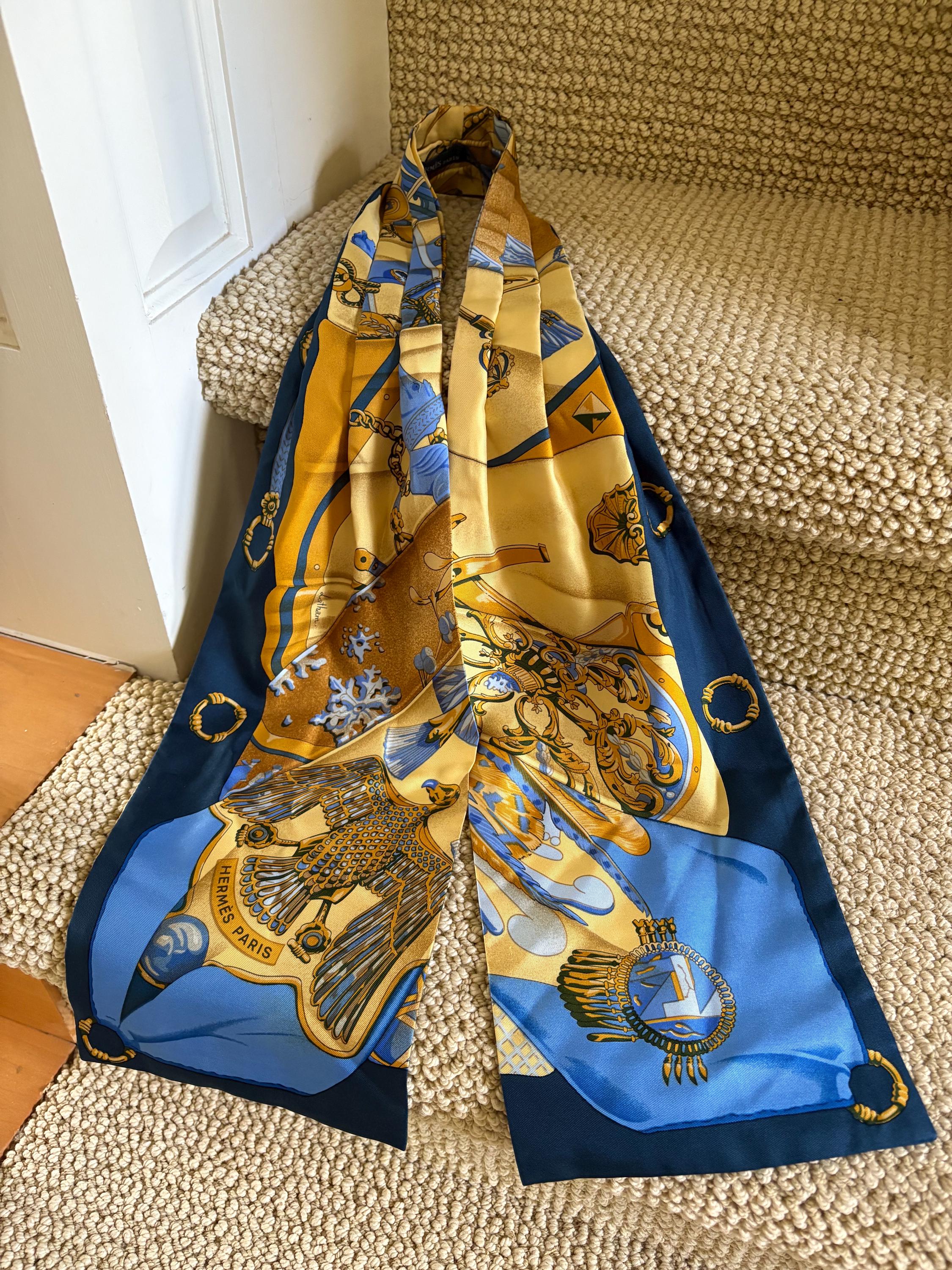 Foulard tour du cou en soie Céline bordeaux - Jeronine Vintage