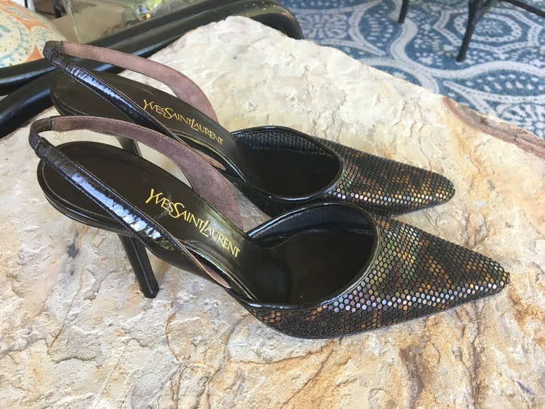 black pumps size 8.5