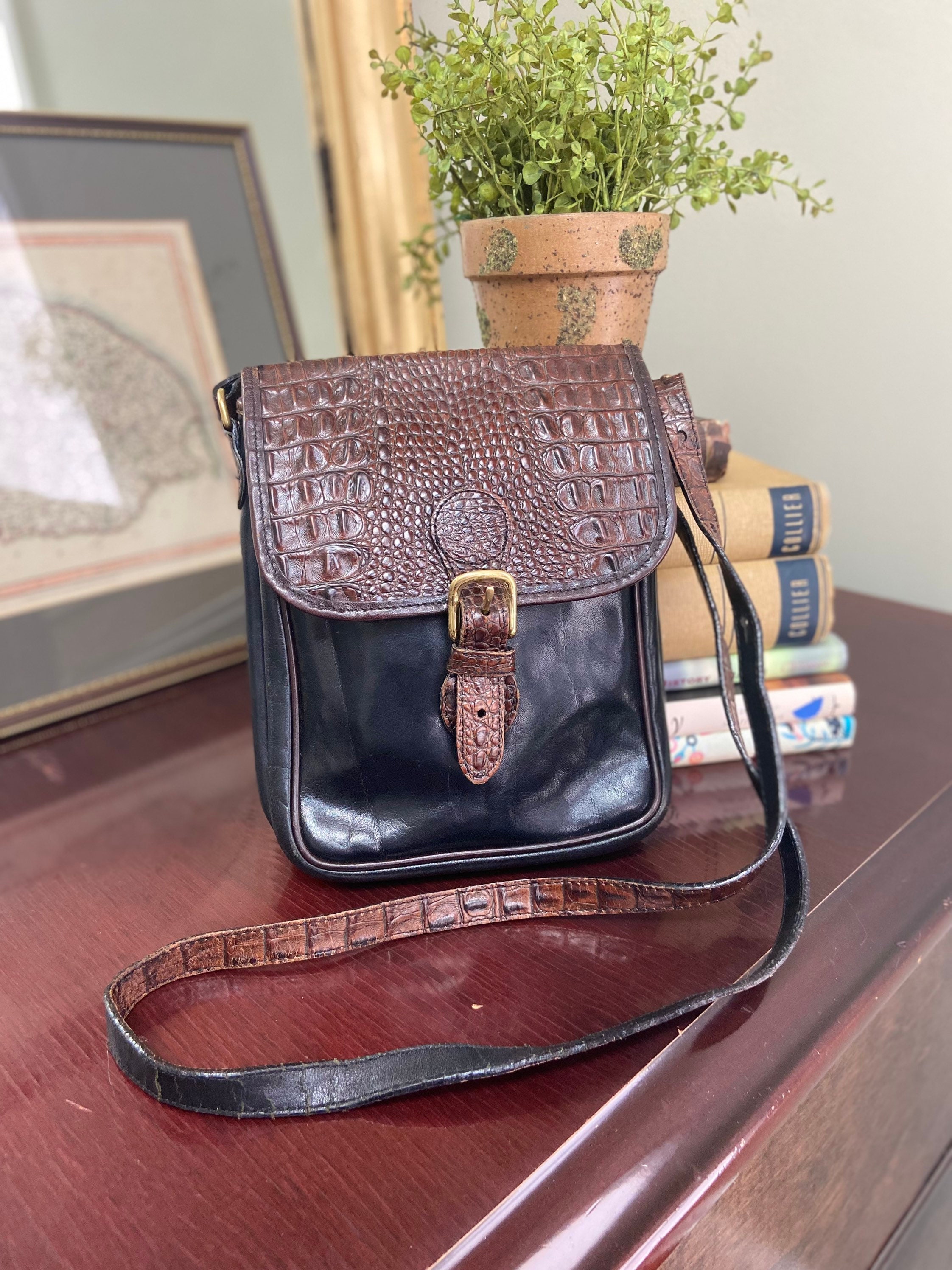 Vintage Brahmin Black Smooth and Melbourne Leather Crossbody Shoulder Bag Purse
