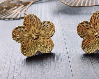 Flower Solid Brass Cabinet Knob: Modern Gold Dresser Pull (BS-C-228)