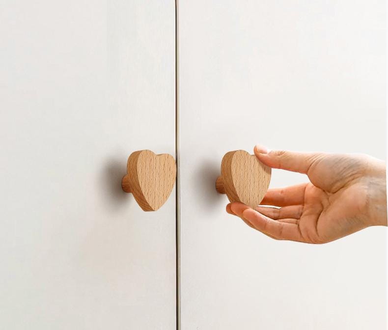 Beavorty 2-Pack Heart Shaped Gold Cabinet Knobs – Brass Drawer Pulls For Bedroom Closets, Dressers & Cabinets