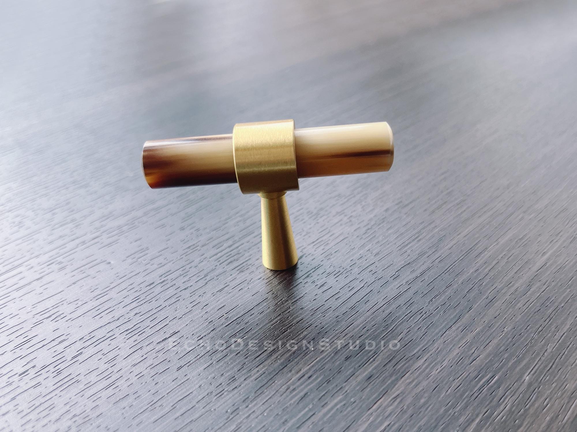 Amazon.co.jp: ハンドル10パックの真ちゅう製の引き出しの取っ手、軽い贅沢 ゴールドの穴間距離96mm のつや消しの真ちゅう製のキャビネット  の取っ手、設置が簡単なモダンなキッチンキャビネットのドアハンドル、キャビネット、引き出し、ドレッサー、食器棚 ... 真ちゅう製の引き出しの取っ手 2個 真鍮引き出しハンドル ゴールド ワインキャビネット ワードローブ ドアハンドル - 128mm