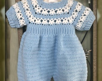 Patrón de crochet para mameluco de burbujas con canesú y zapatos de loto para bebé niño de 4 a 6 meses