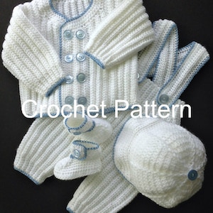 Padrão de roupa de batizado para bebê menino de crochê de 4 a 6 meses com suéter, jaqueta, calças suspensas, boné e botinhas