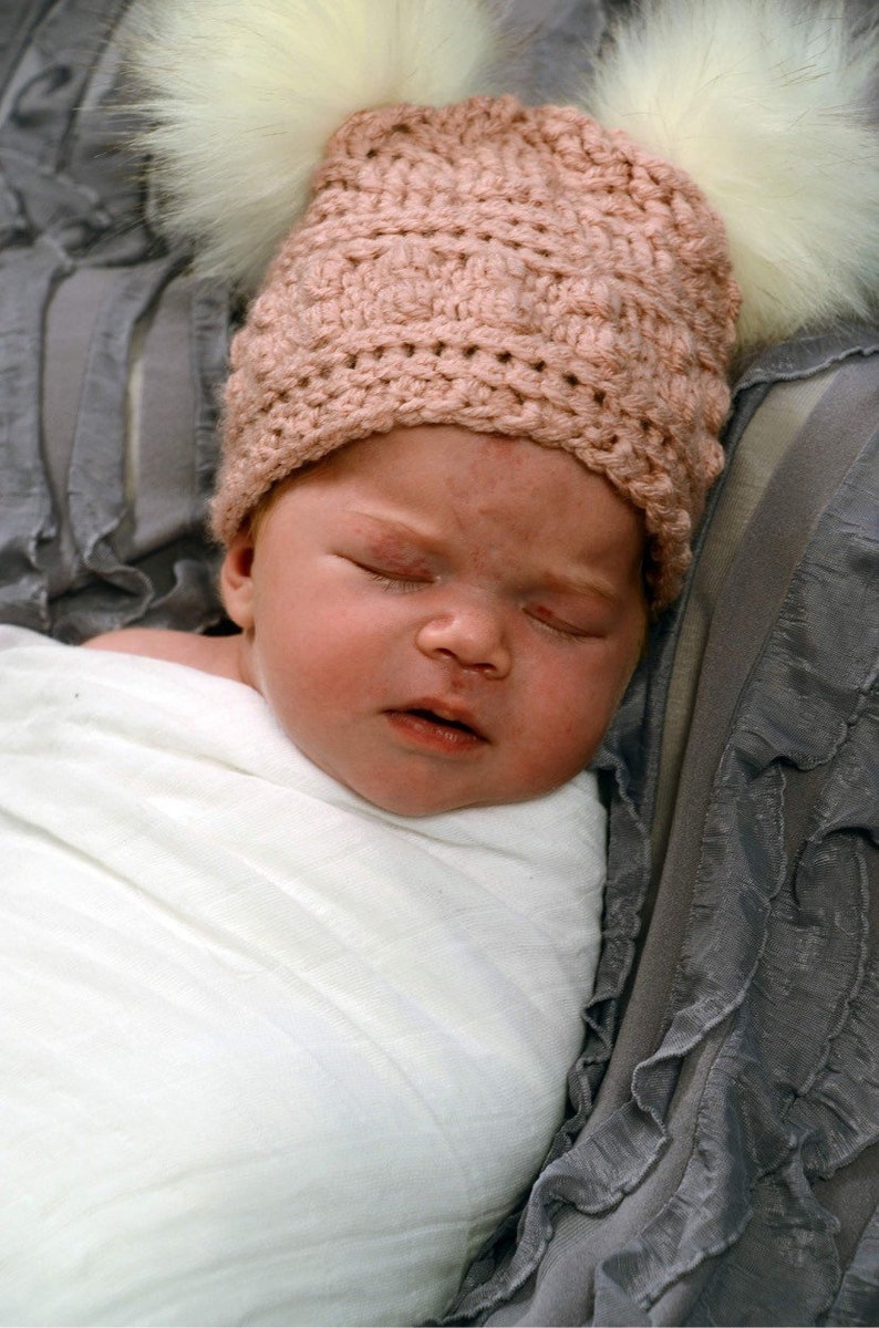 newborn girl outfit Double Pom Pom Hat and bootie BABY SHOWER GIFT Baby Girl Coming Home Outfit