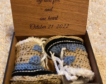 PREGNANCY ANNOUNCEMENT| Grandparent Pregnancy Announcement| Booties and custom box