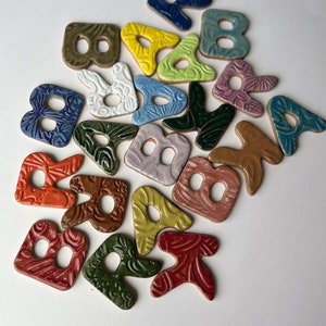 Azulejo de mosaico de letras de la A a la Z, gres decorativo hecho a mano, colores surtidos (1 1/2 - 2”), letras de cerámica