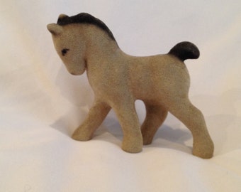 Figura de poni de cerámica flocada vintage